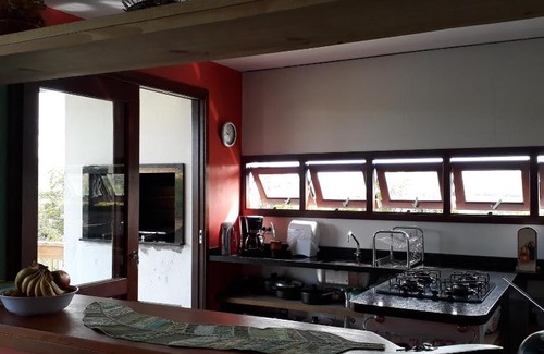 Ibiraquera House | Cozy Casa com Vista da Lagoa with Private Beach Access