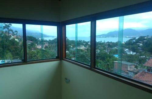 Itaquanduba House | Cozy Casa com Vista para o Mar - Rated 9.2/10 & Family-Friendly