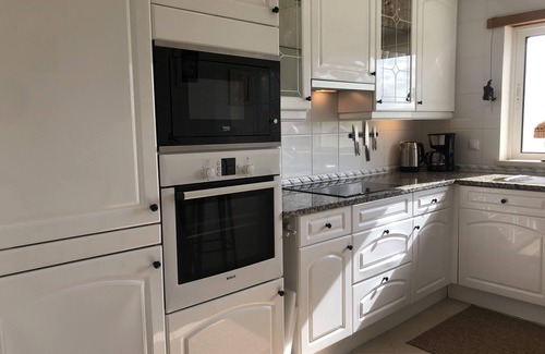 Atalaia Apartment | Casa com Vista: Unmatched Golfview & Family-Friendly Amenities