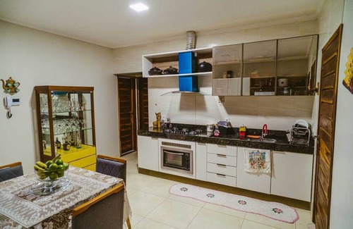 Coqueiro Ski Chalet | Cozy Casa with Wi-Fi, Steps from Beach in Luís Correia