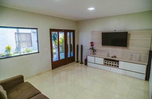 Coqueiro House | Cozy Casa with Wi-Fi, Steps from Praia do Coqueiro