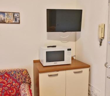 Caorle Apartment | Pet-Friendly Casa Comisso with Private Beach & Ocean Views