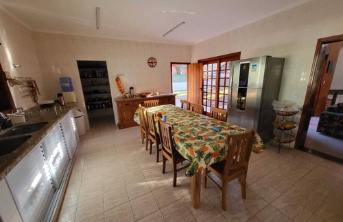 Tiete House | Relaxing Suites with Pool and Ocean Views Near Quadra Beach