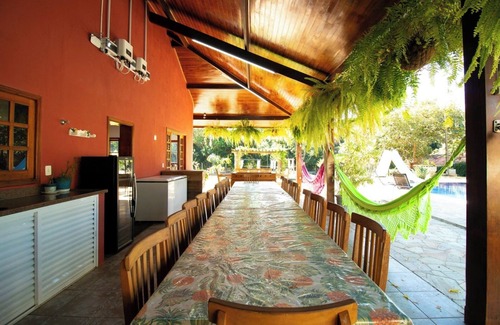 Tiete House | Relaxing Suites with Pool and Ocean Views Near Quadra Beach