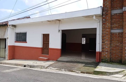 Ahuachapan House | Spacious Casa Completa for 8 with Hot Tub & Breakfast