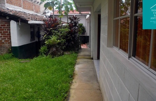 Ahuachapan House | Spacious Casa Completa for 8 with Hot Tub & Breakfast