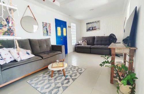 Ossos House | Ideal Getaway: Linda Casa Just 70m from the Beach