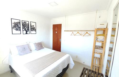 Ossos House | Ideal Getaway: Linda Casa Just 70m from the Beach