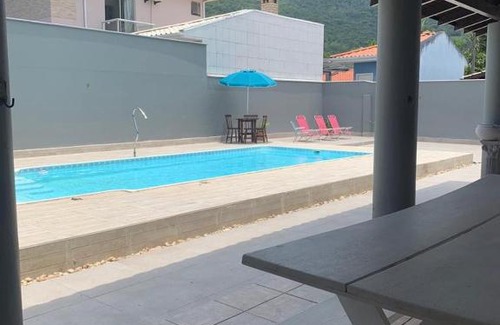 Alto Ribeirao House | Pet-Friendly Getaway with Pool at Casa Completa