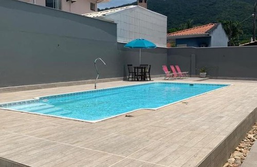 Alto Ribeirao House | Pet-Friendly Getaway with Pool at Casa Completa