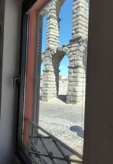 Segovia House | Pet-Friendly Casa bajo el Acueducto with Garage Parking