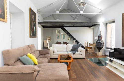 Segovia House | Pet-Friendly Casa bajo el Acueducto with Garage Parking