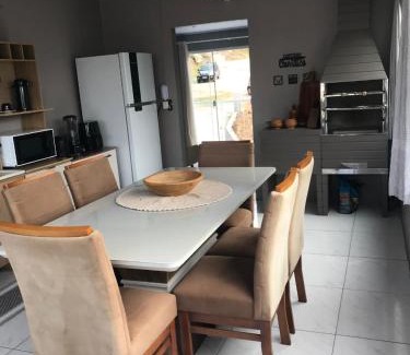 Tabuleiro dos Oliveiras House | Relaxing Beach House with Ocean View and Pet-Friendly Amenities