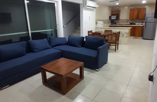 Progreso Municipality House | Casa con alberca en el centro de Puerto Progreso
