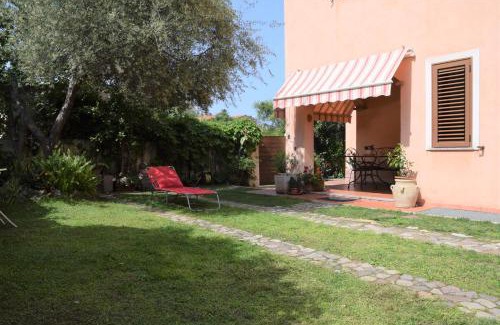Arbatax House | Private Garden Retreat - Guest Rated 10/10 and Child Friendly
