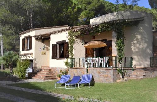 Torroella de Montgri House | Inviting Casa with Private Garden & Community Pool in Torroella