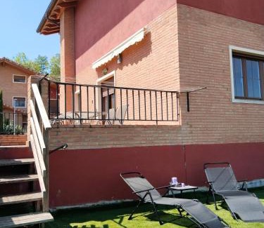 Oyon House | Casa con gran jardín y barbacoa "Los Olivos" Cerca de Logroño familias y grupos