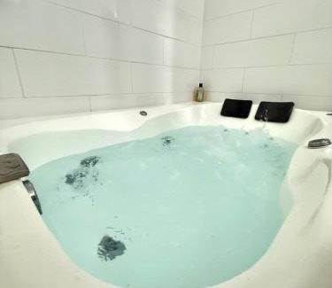 Manzanillo House | Casa con Jacuzzi cerca de la Playa