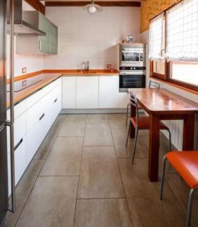 Mompia House | Relaxing Getaway at Casa con Jacuzzi with Hot Tub