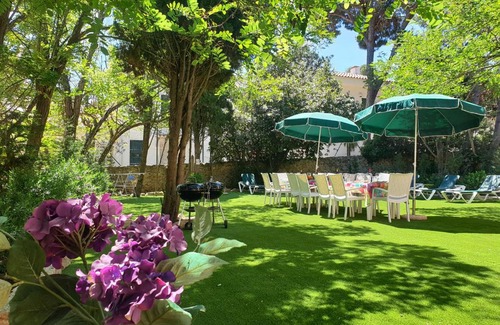 Palamos Villa | Relaxing Casa with Garden Just Steps from the Beach
