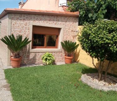 O Grove House | Beachfront Casa con Jardín: Rated 10/10 with Ocean Views