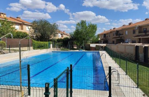 Arges House | Beautiful Casa con Jardín Near Toledo & Puy du Fou
