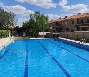Arges House | Beautiful Casa con Jardín Near Toledo & Puy du Fou