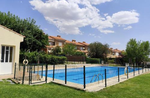 Arges House | Beautiful Casa con Jardín Near Toledo & Puy du Fou