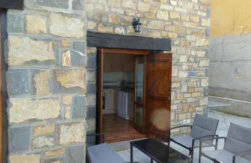 Jaca House | Delightful Casa con jardín: 9.5/10 Rated & Family-Friendly