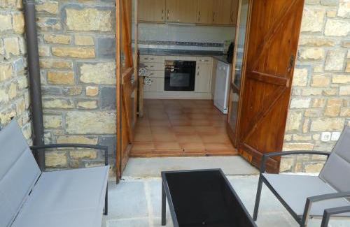 Jaca House | Delightful Casa con jardín: 9.5/10 Rated & Family-Friendly