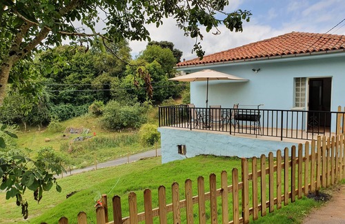 Sebreno House | Casa con Jardin: Family-Friendly Retreat Near the Beach