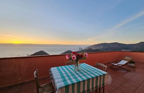 Nebida House | Elegant Casa con Magnifica Vista Mare for Unforgettable Stays