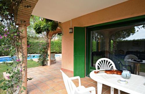 Sant Pere Pescador House | Family-Friendly Casa con Piscina with Pet Amenities in Sant Pere