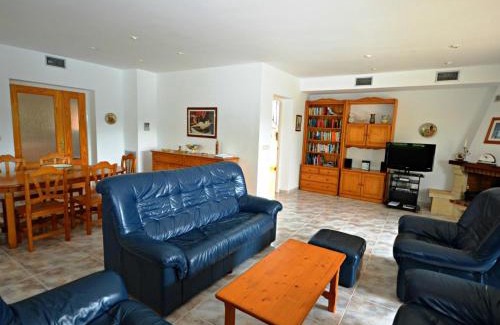 Sant Pere Pescador House | Family-Friendly Casa con Piscina with Pet Amenities in Sant Pere