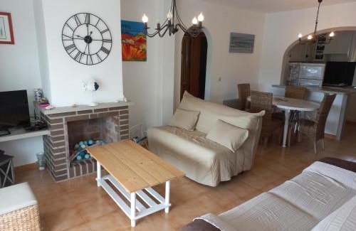 Bon Relax House | Relaxing Casa with Pool, BBQ & WiFi in Sant Pere Pescador