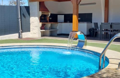 Portela de Portomourisco House | Casa con piscina climatizada y barbacoa