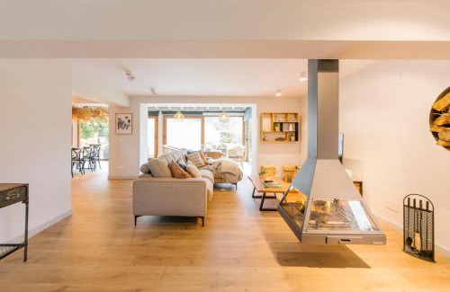 Cos Villa | Relaxing Oasis with Pool in the Heart of Cantabria