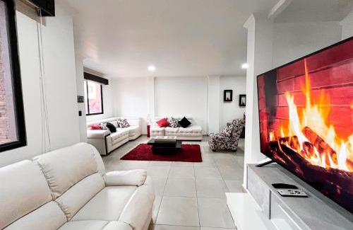 La Aurora Villa | Casa con Piscina Privada, Asadero Bbq y 4 cuartos en Guayaquil