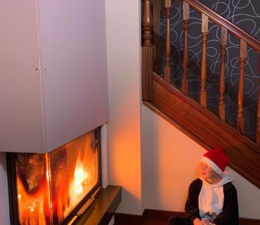 Plencia House | Pet-Friendly Retreat with Terrace for 4 in Plentzia