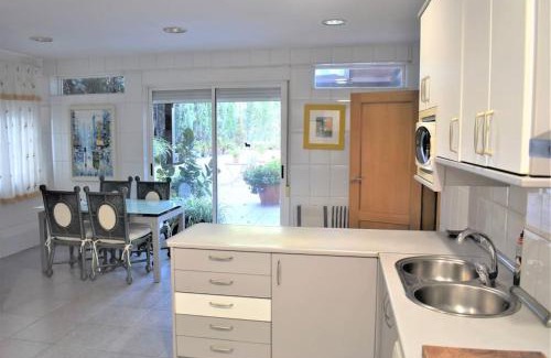 La Paz Apartment | Relax at Casa con Terrazas - 4-Star, Pet-Friendly Retreat