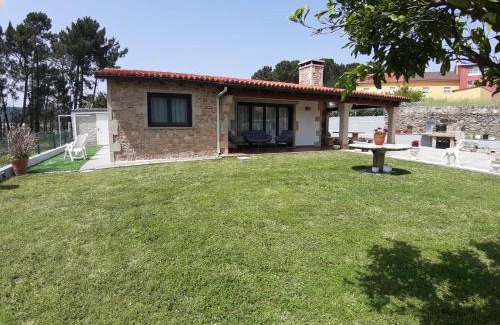 Noia House | Casa con vistas al mar: 4-Star Pet & Child Friendly Retreat