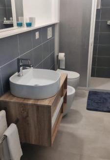 Lido Conchiglie Apartment | Oceanfront Bliss at Casa Conchiglia - Rated 9.2/10