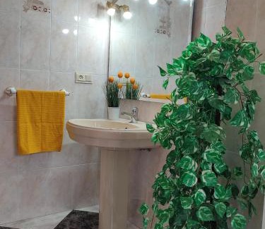 Campillo de Altobuey House | Relax at Casa Conchita: Family & Pet-Friendly Retreat