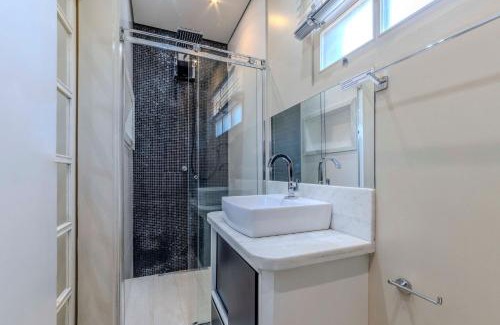 Cabore Apartment | Elegant Casa Condominio Piccola Paraty: Family-Friendly Stay