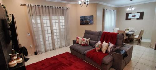 Taubate House | Family-Friendly 3 Bedroom Retreat in Taubaté - Rated 9.8
