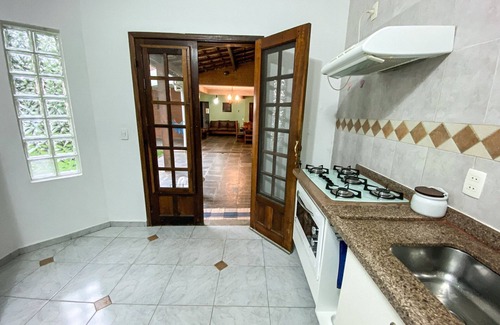 Carapicuiba House | Cozy Casa with BBQ and Ocean View in Granja Viana