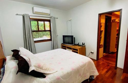 Carapicuiba House | Cozy Casa with Grill in Granja Viana - 4-Star Stay