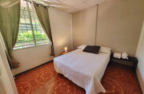 Quebrada La Gamba House | Casa Congo: Family-Friendly Stay with Delicious Breakfast