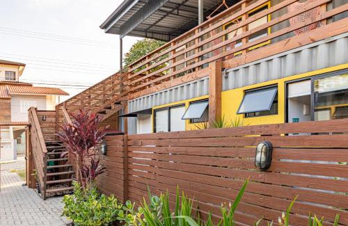 Lagoa da Conceicao Apartment | Cozy Casa Container with Ocean View & BBQ Amenities