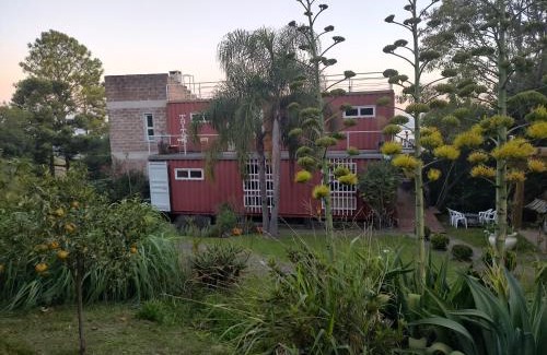 Caraa House | Pet-Friendly Casa Container with Ocean View & Hot Tub